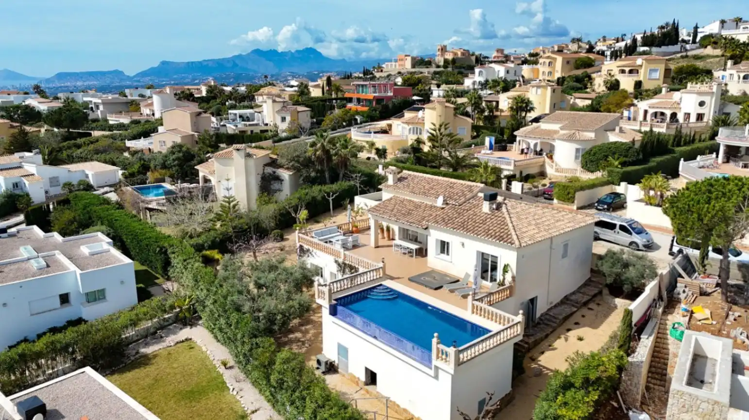 Chalet con piscina en venta en Cumbre del Sol, imagen 3