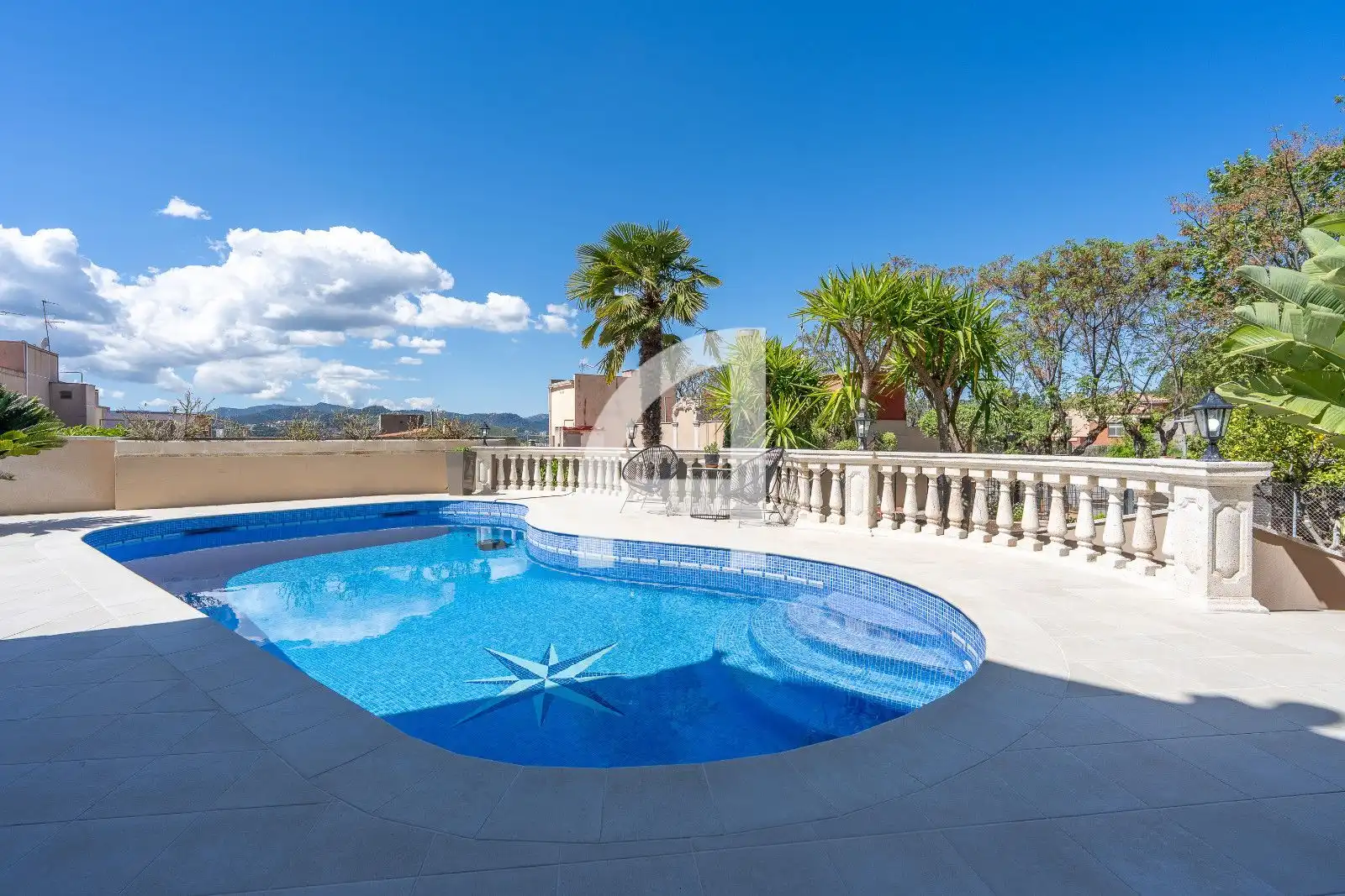 Piscina de Casa o xalet en venda en Molins de Rei amb Aire condicionat, Calefacció i Terrassa