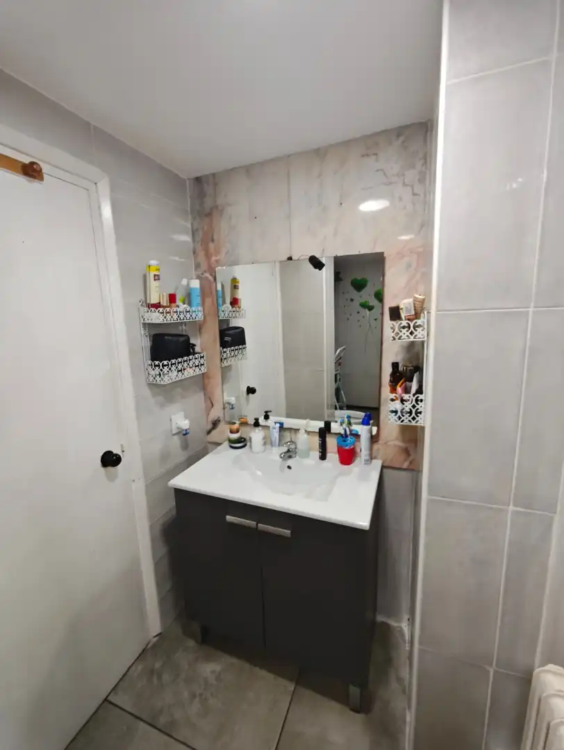 Baño de Piso en venta en Salt con Calefacción, Parquet y Horno