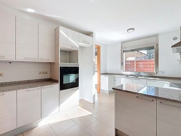 Apartament amb ascensor en venda a Cami de la Salita