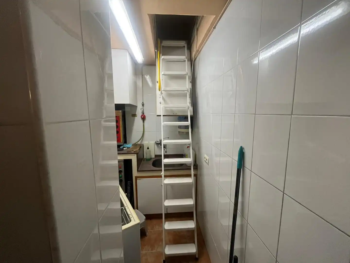 Local en venta en Alicante / Alacant con Aire acondicionado, Calefacción y Amueblado