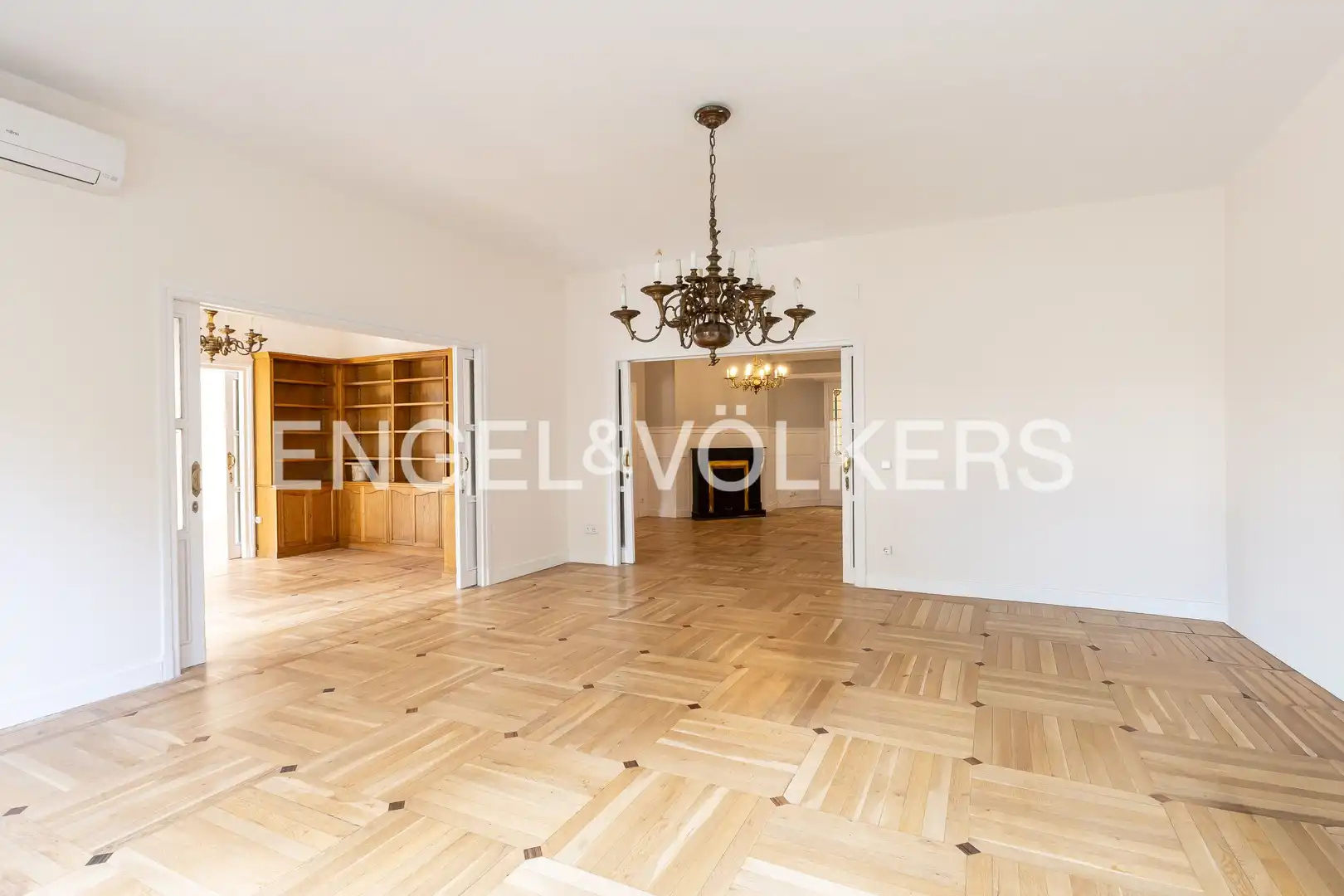 Dining room of Flat for rent in Madrid  with Air Conditioner, Heating and Balcony