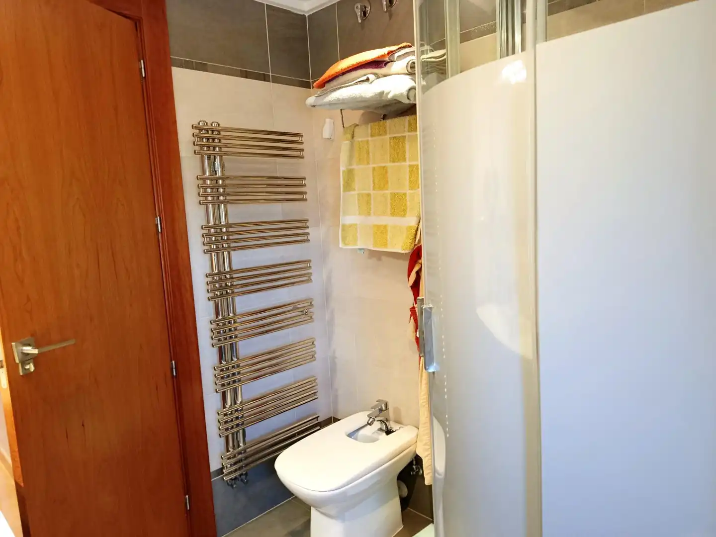 Badezimmer von Wohnungen zum Verkauf in Alicante / Alacant mit Klimaanlage, Heizung und Alarm