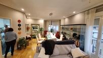 Living room of Flat to rent in  Madrid Capital  with Air Conditioner, Heating and Parquet flooring