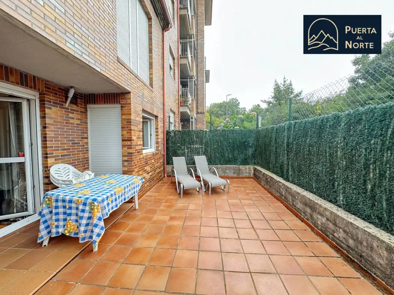Terrassa de Pis en venda en Hazas de Cesto amb Calefacció, Terrassa i Piscina comunitària