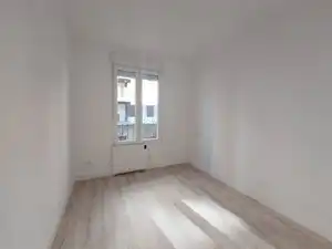 Bedroom of Apartments for rent in Madrid  with Heating, Parquet flooring and Washing machine