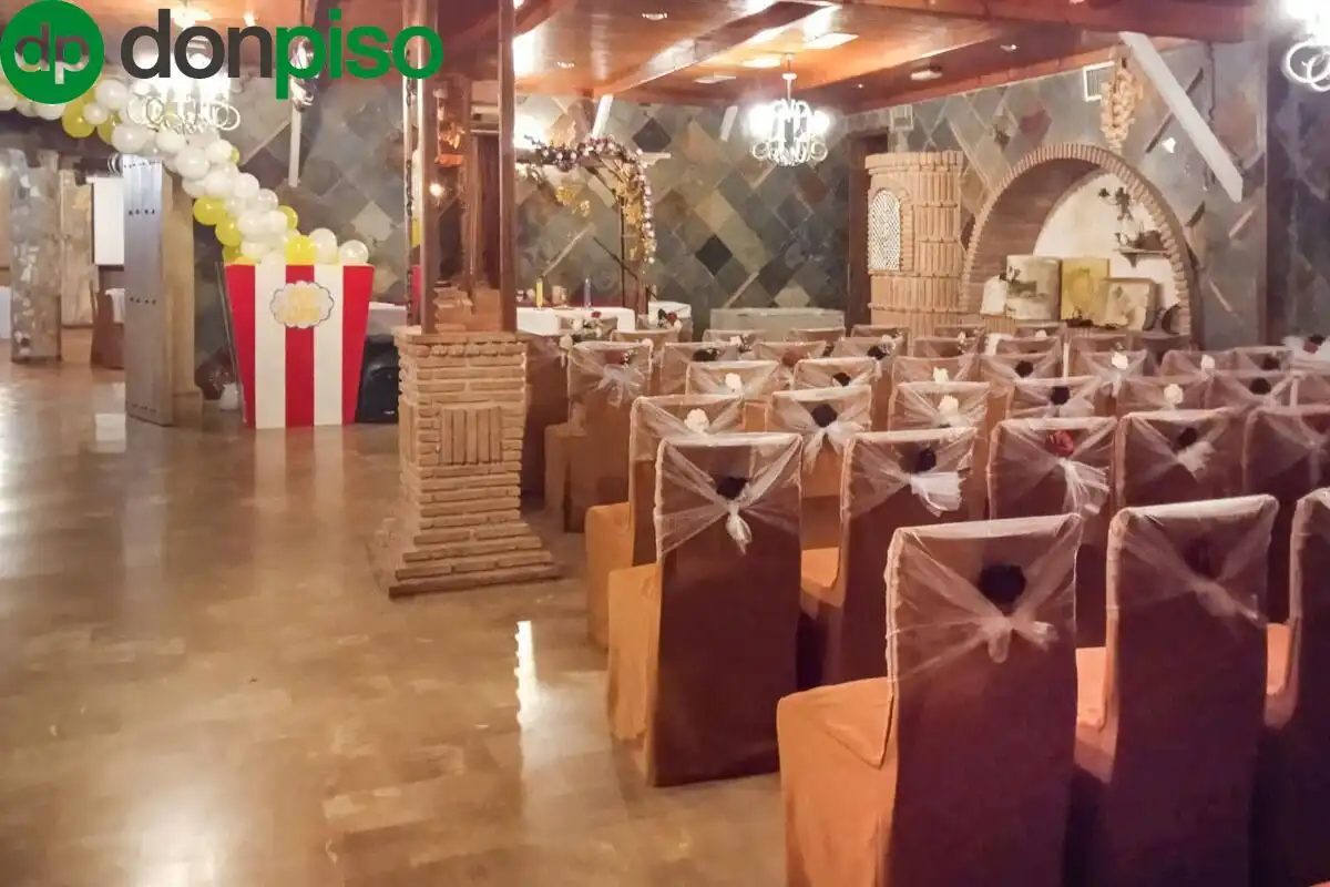 Local en venta en Pinos Genil con Terraza