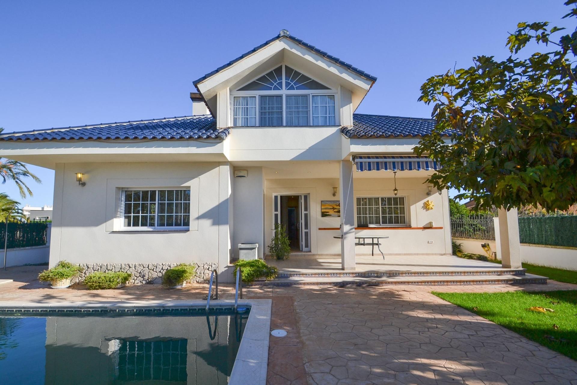 Exterior view of House or chalet for sale in Amposta  with Heating, Private garden and Terrace