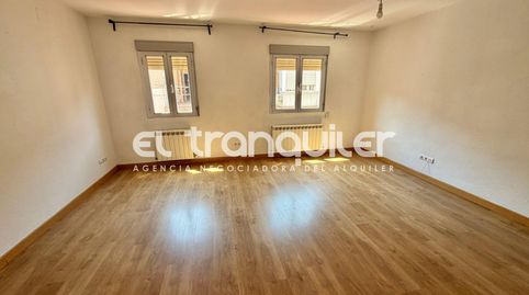 Photo 2 of Flat for rent in Calle Sambara, Quintana, Madrid Capital