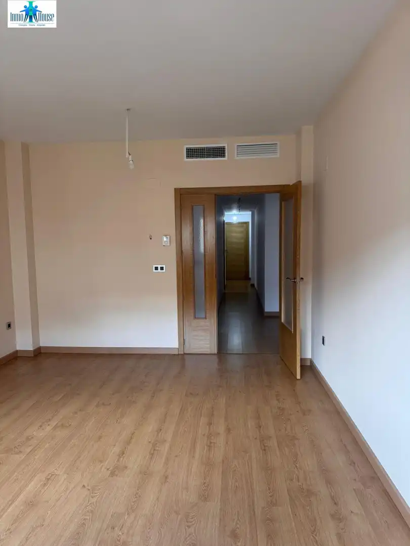 Flat for sale in Albacete  with Air Conditioner, Heating and Storage room