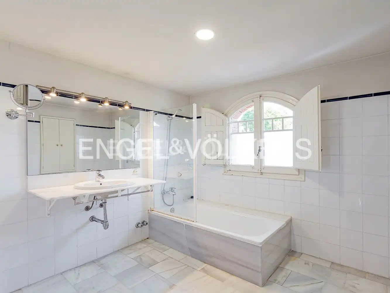 Bathroom of Houses for sale in Sant Cugat del Vallès  with Air Conditioner, Heating and Private garden