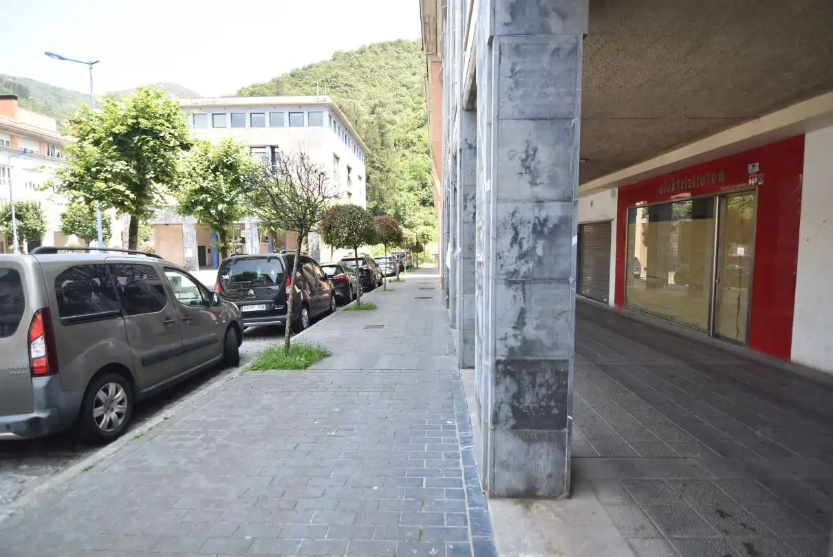 Außenansicht von Geschaftsraum zum Verkauf in Mendaro
