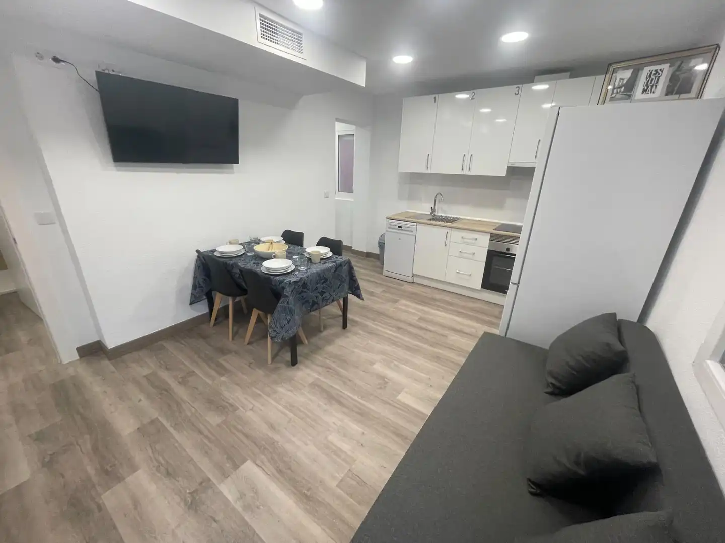 Kitchen of Flat for share in Cartagena  with Air Conditioner, Heating and Furnished