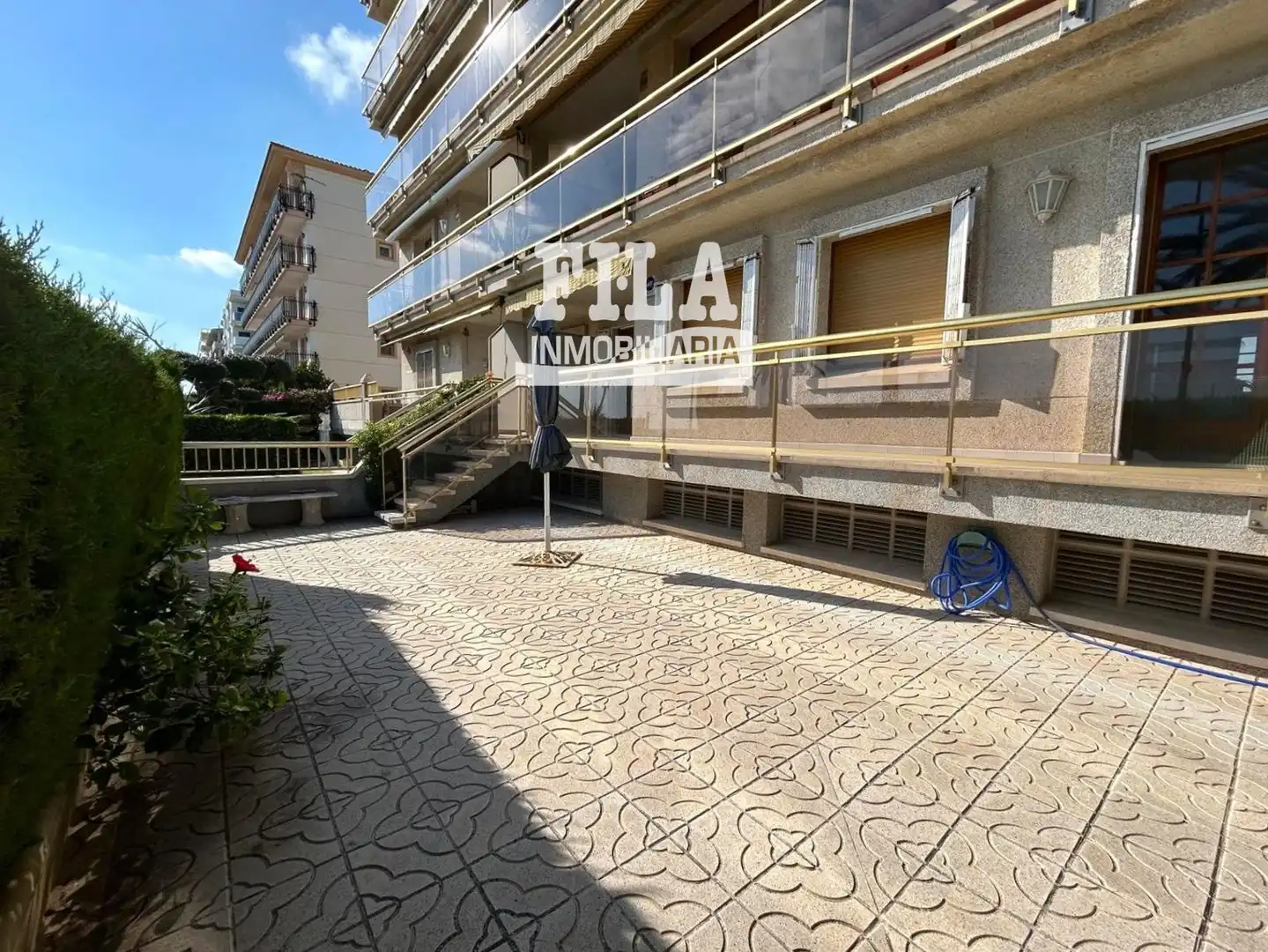 Vista exterior de Pis en venda en Calafell amb Jardí privat, Terrassa i Piscina