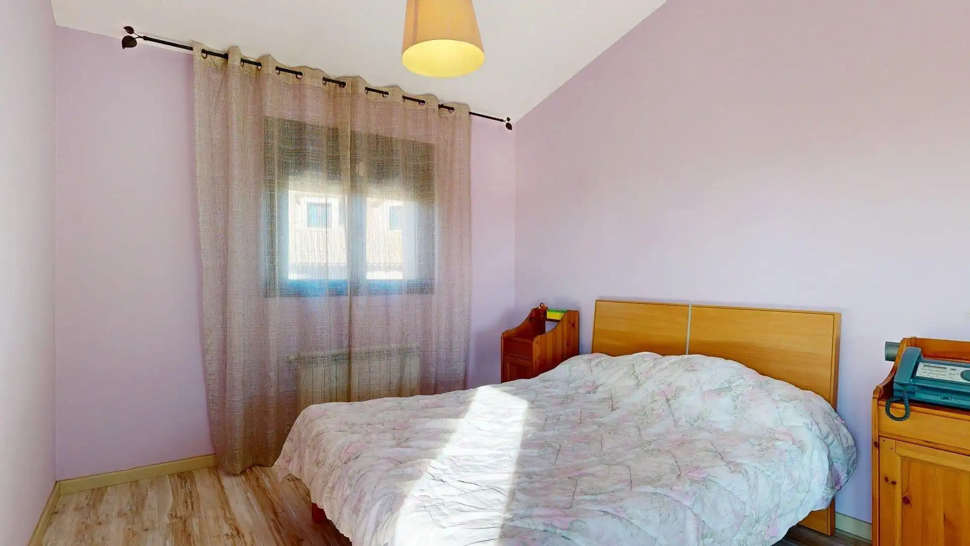 Schlafzimmer von Haus oder Chalet zum Verkauf in Nuez de Ebro mit Klimaanlage, Heizung und Privatgarten