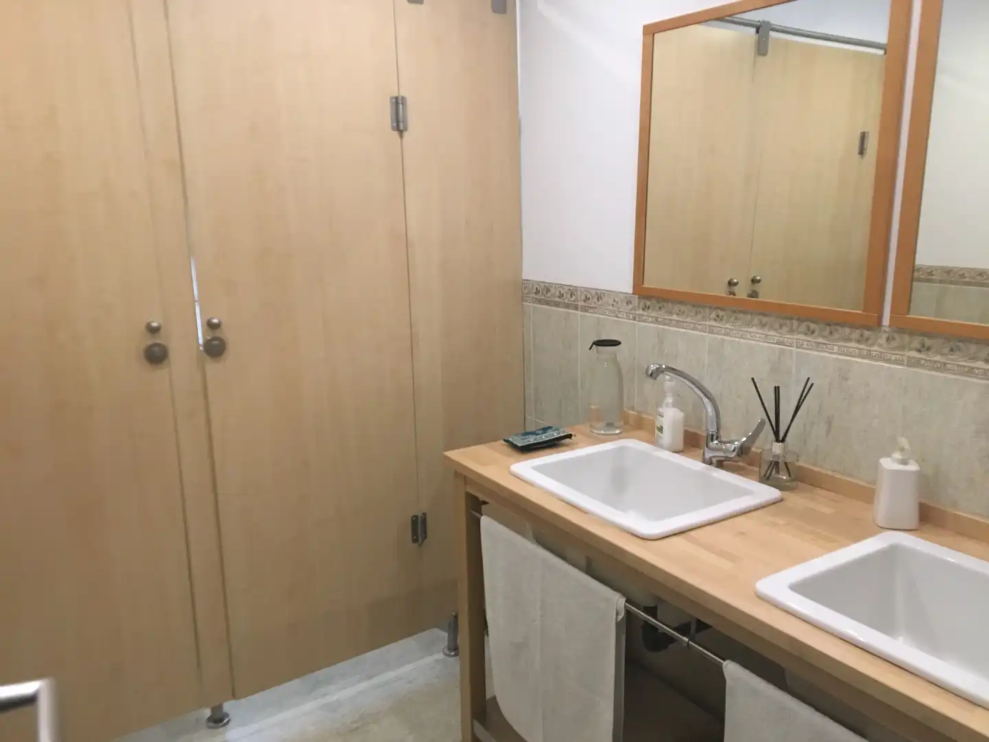 Bathroom of Office for rent in Madrid  with Heating, Furnished and Internet
