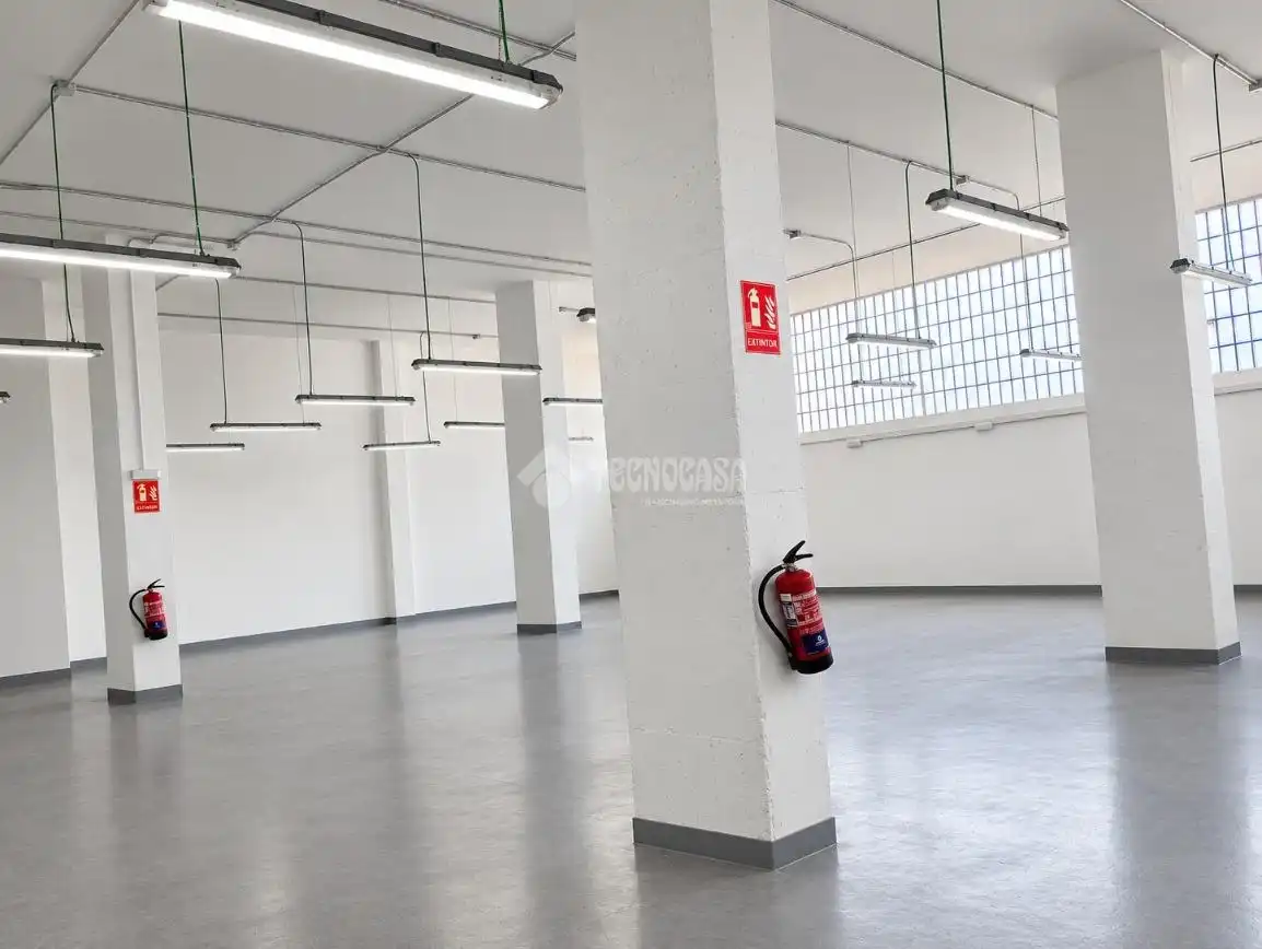 Local comercial en venda a San Blas, imagen 9