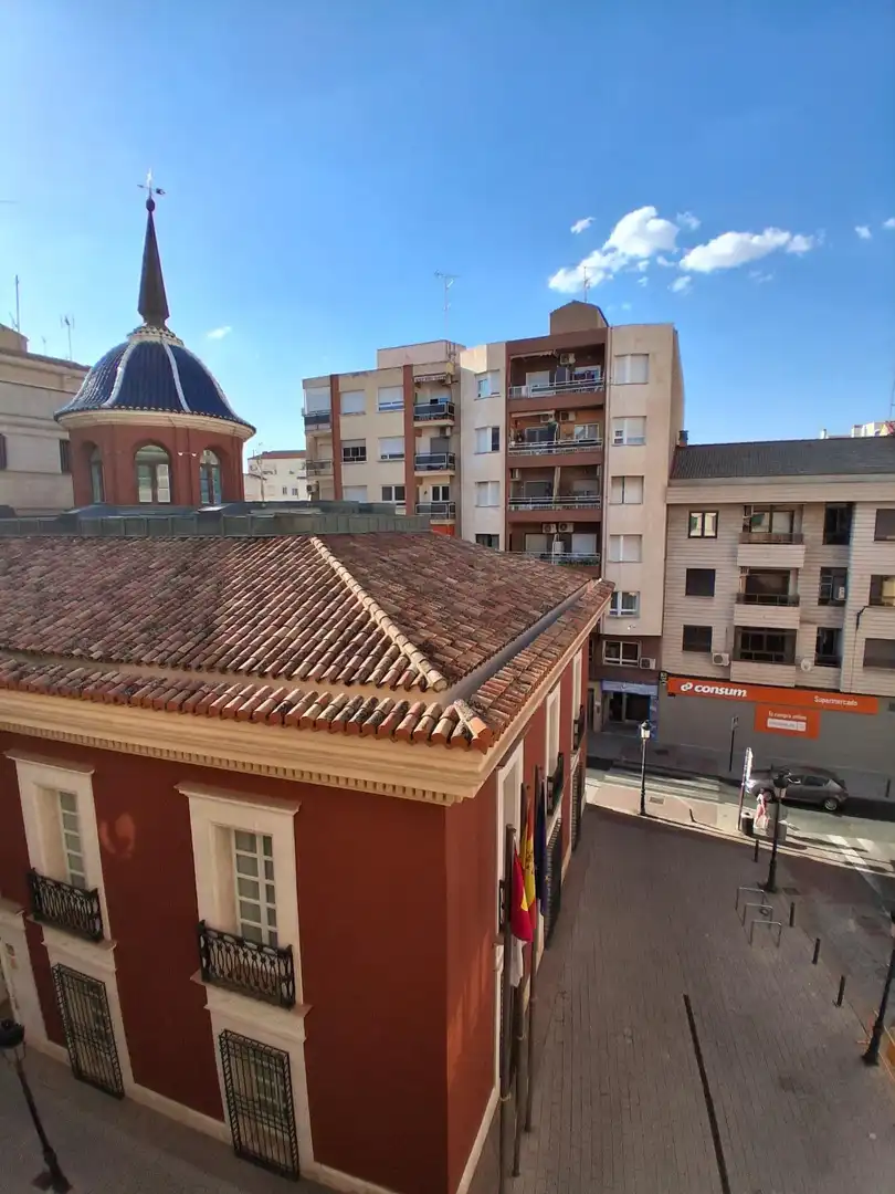 Vista exterior de Pis en venda en Albacete amb Calefacció