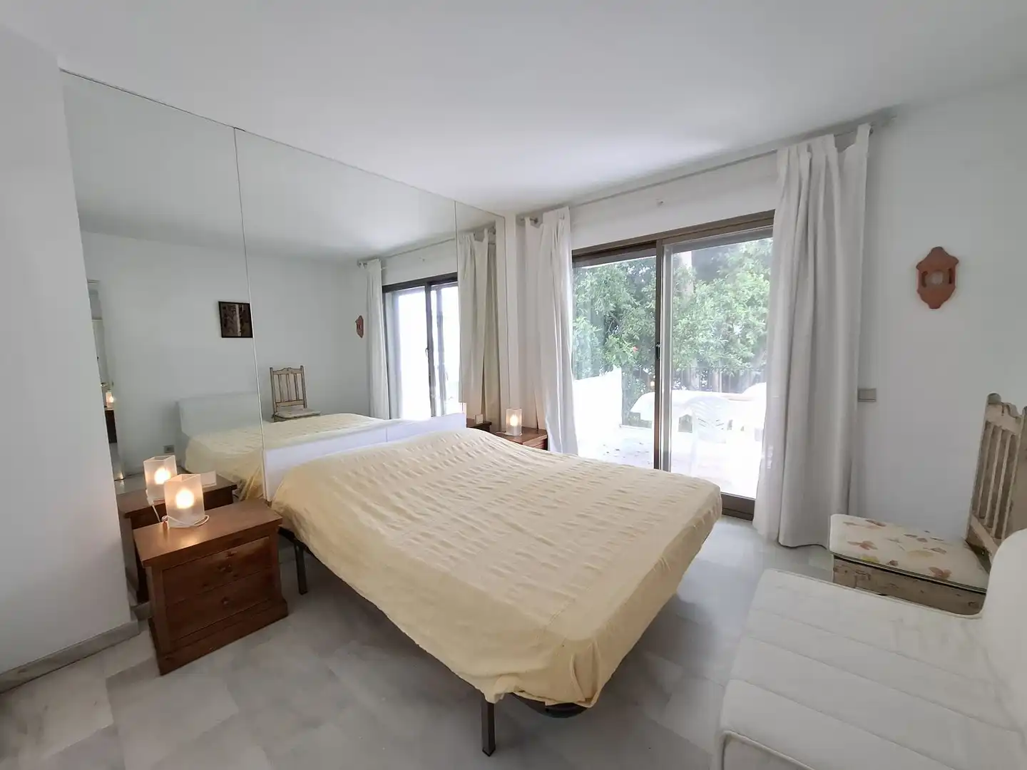 Dormitori de Pis en venda en Marbella amb Aire condicionat, Moblat i TV