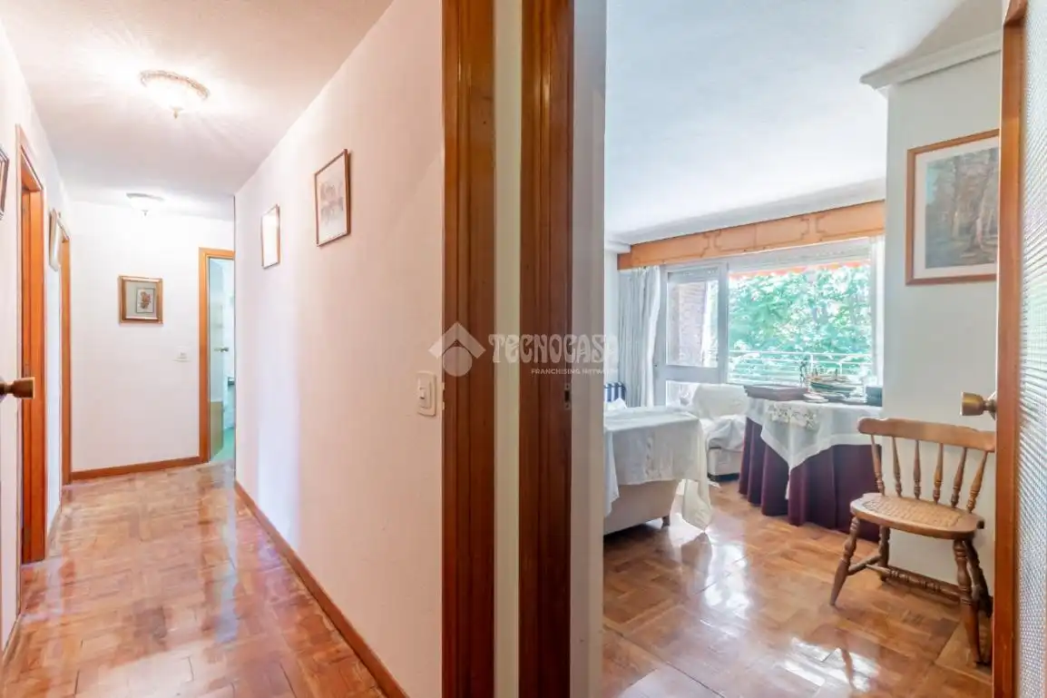Piso en venta en Madrid con Calefacción, Parquet y Terraza