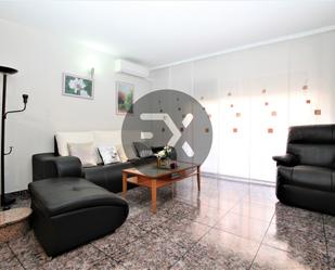 Sala d'estar de Casa o xalet en venda en Castelldefels amb Aire condicionat i Terrassa