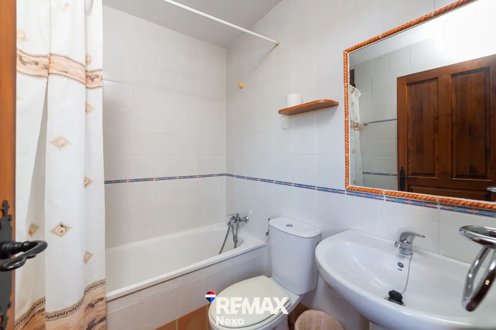 Bathroom of Buildings for sale in San Llorente