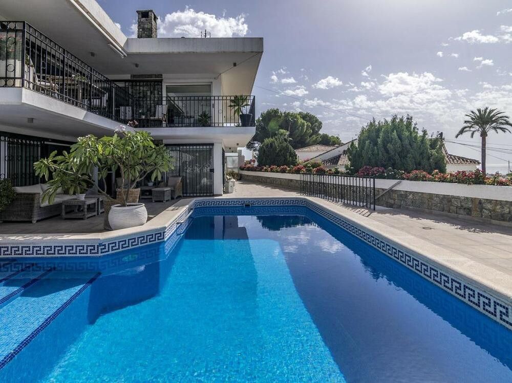 Piscina de Casa o xalet en venda en Marbella amb Aire condicionat, Jardí privat i Terrassa