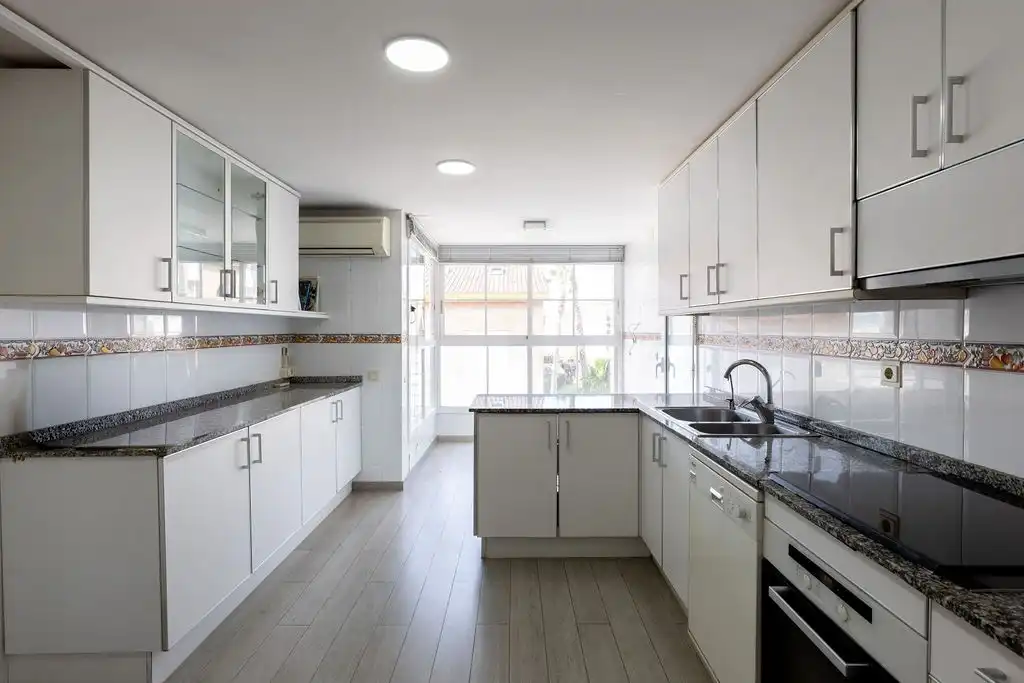 Küche von Wohnung zur Miete in Sant Andreu de Llavaneres mit Schwimmbad