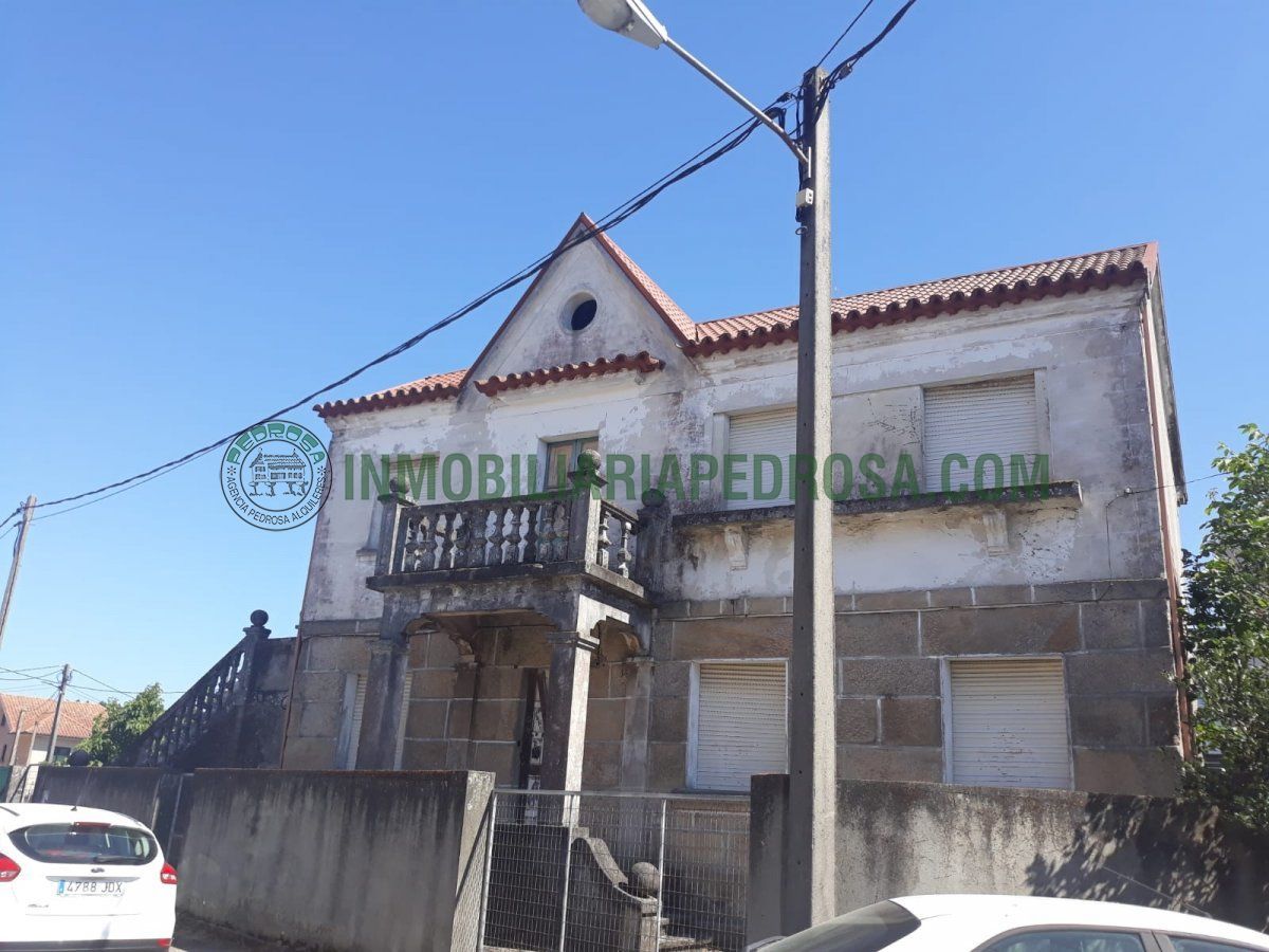 Vista exterior de Casa o xalet en venda en Pontevedra Capital  amb Calefacció