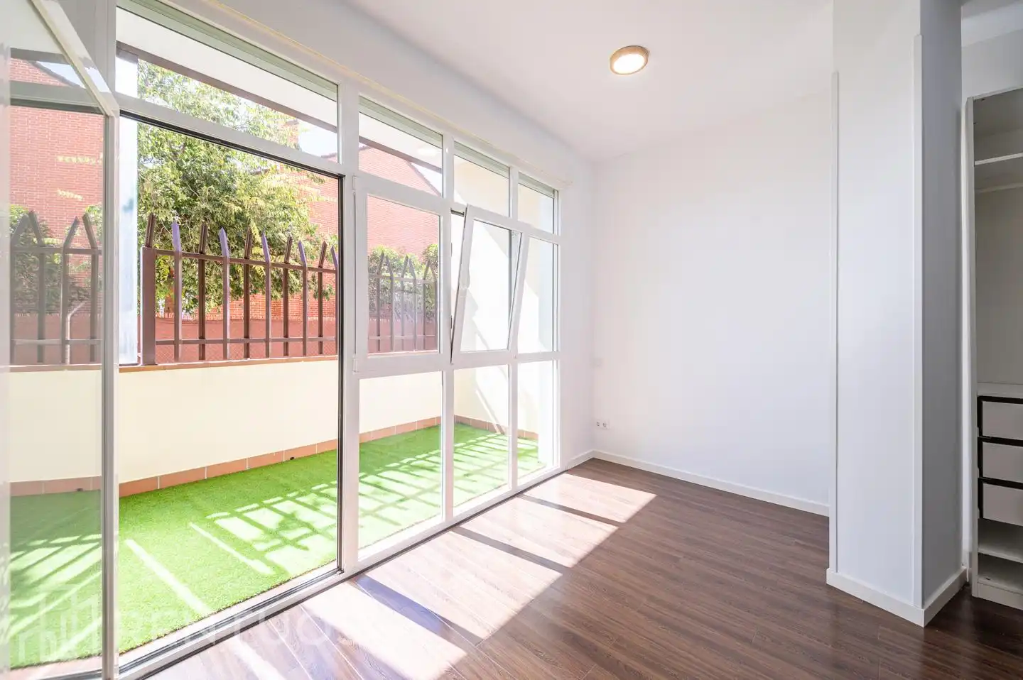 Schlafzimmer von Erdgeschoss zur Miete in San Agustín del Guadalix mit Klimaanlage, Heizung und Terrasse