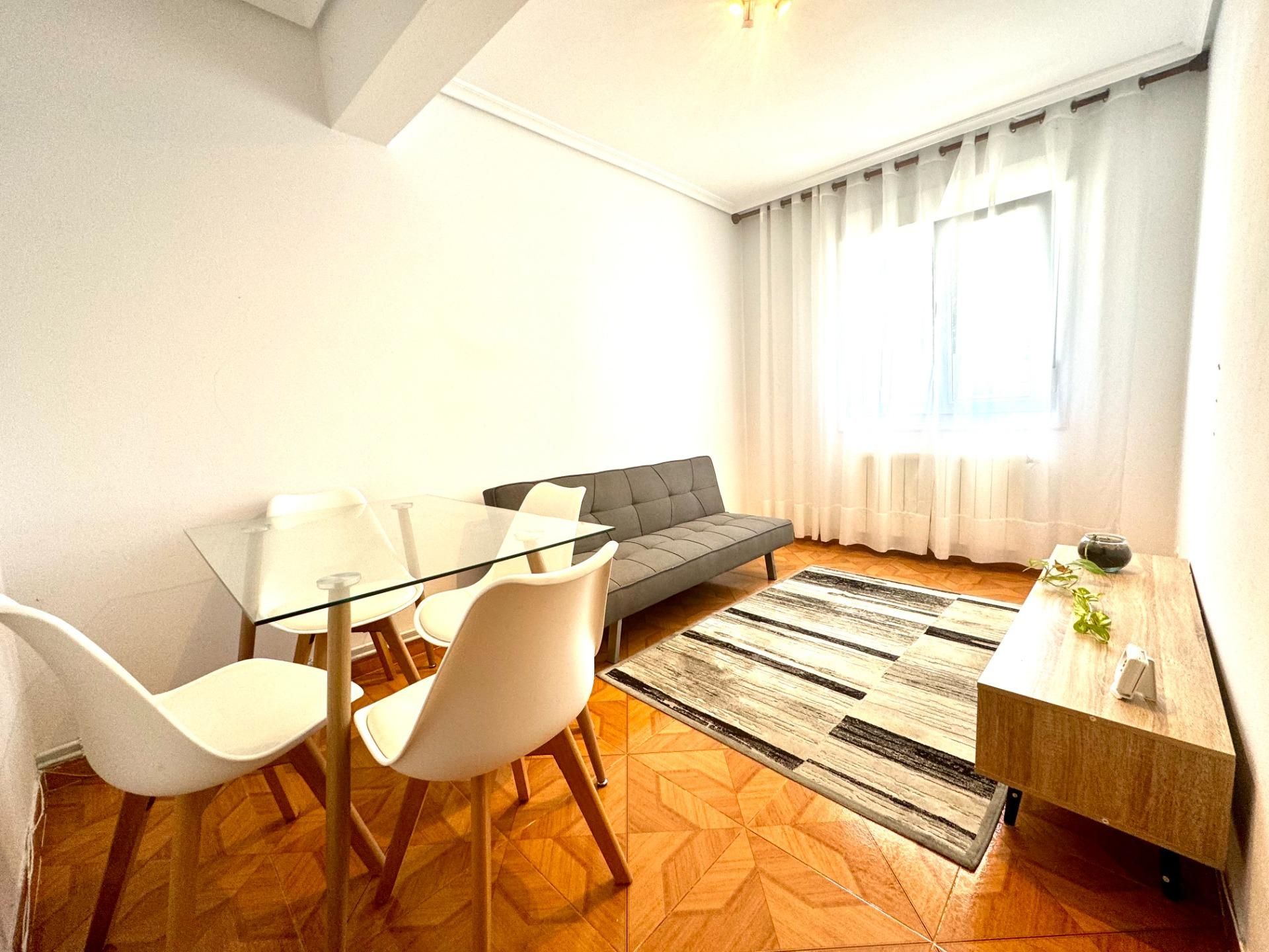 Piso en venta en Calle rafael alsua, Alisal - San Román