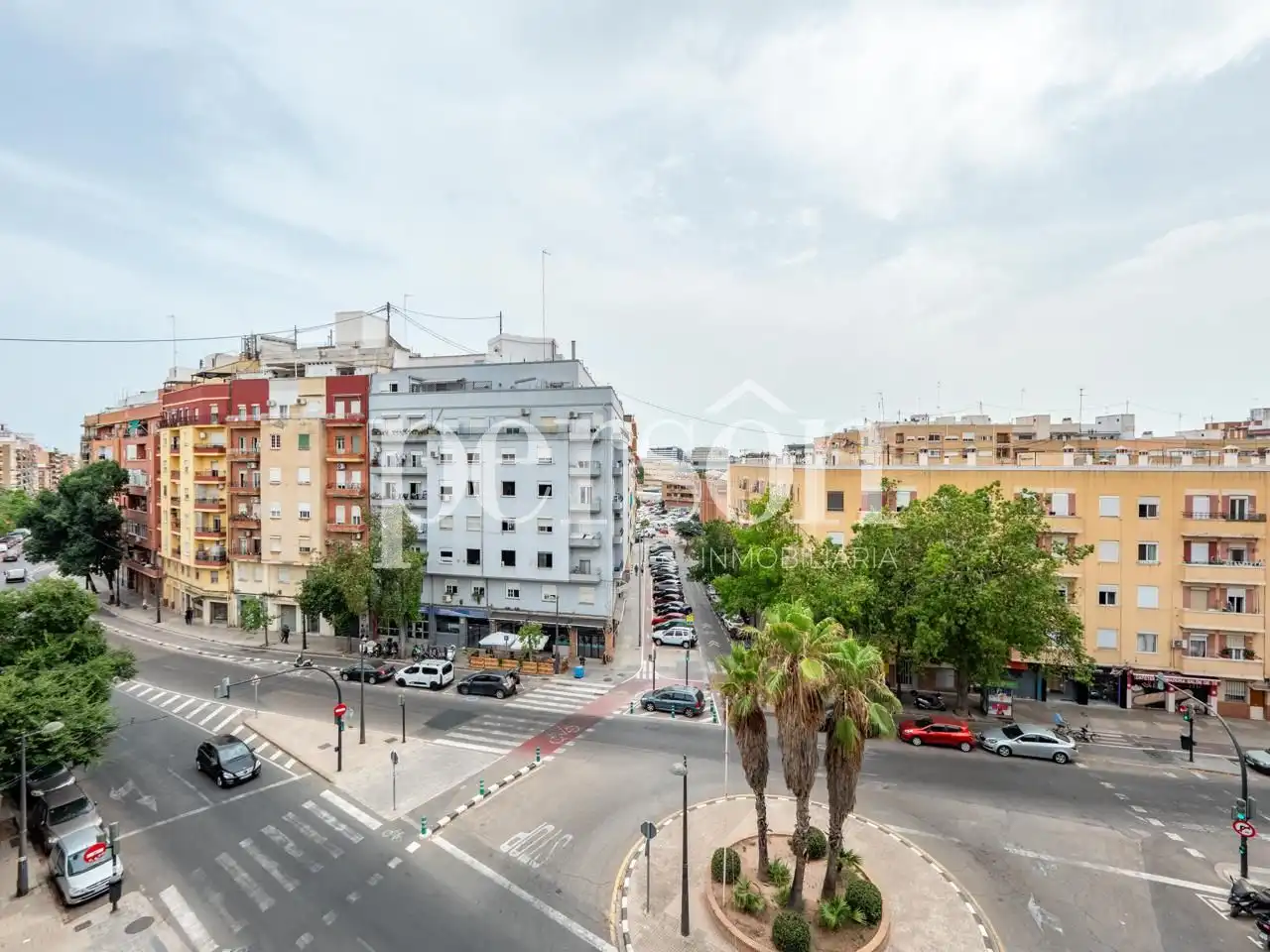 Vista exterior de Pis en venda en Valencia amb Moblat i Balcó