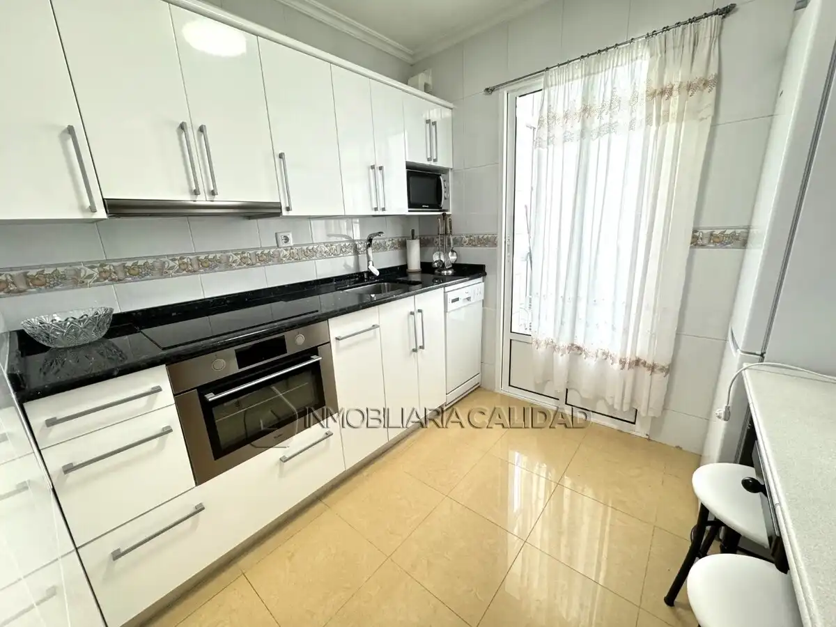 Cocina de Piso de alquiler en Burgos con Calefacción y Amueblado