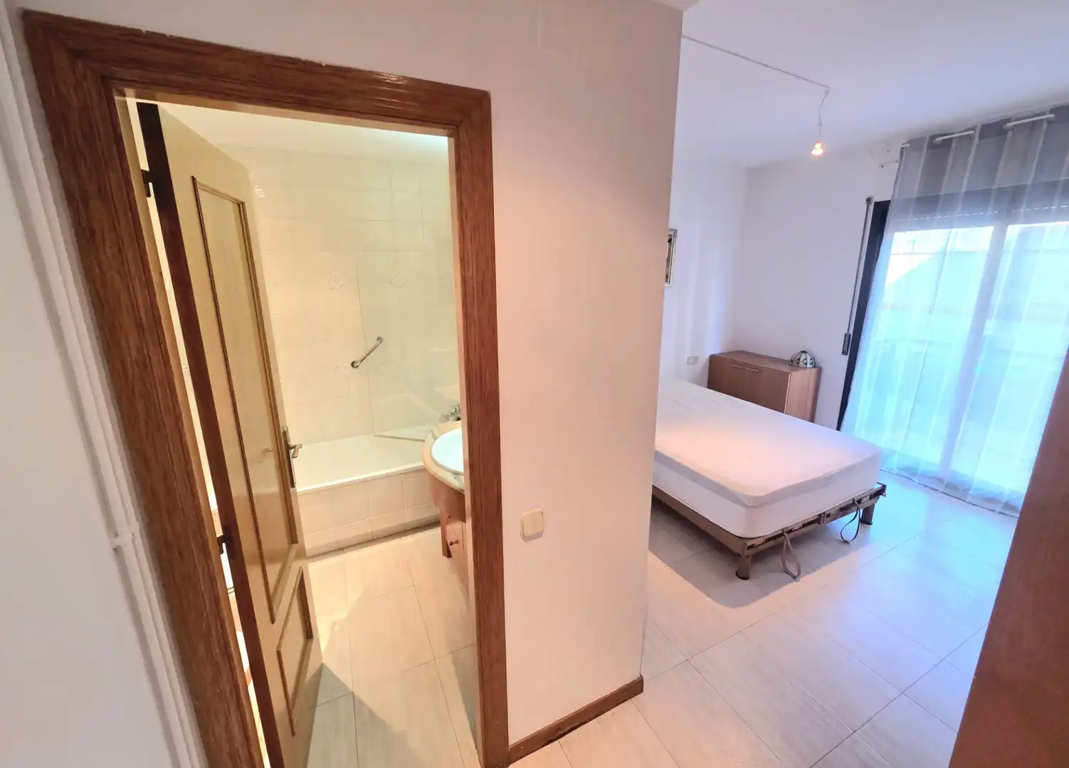 Baño de Piso de alquiler en Sabadell con Calefacción, Parquet y Amueblado