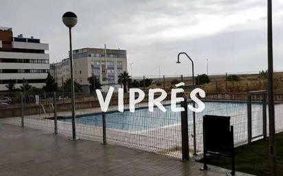 Swimming pool of Flat for sale in Cáceres Capital  with Air Conditioner, Heating and Terrace