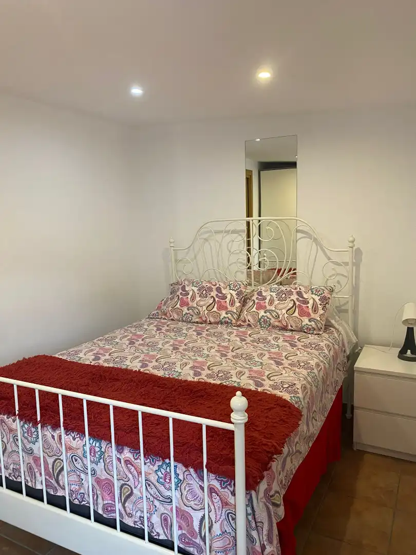 Habitación de Casa o chalet de alquiler en Santiago de Compostela  con Amueblado y Se aceptan mascotas