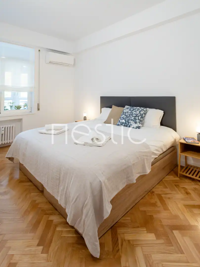 Schlafzimmer von Wohnungen zur Miete in Madrid mit Klimaanlage, Heizung und Möbliert