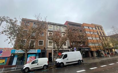 Exterior view of Flat to rent in  Madrid Capital  with Washing machine