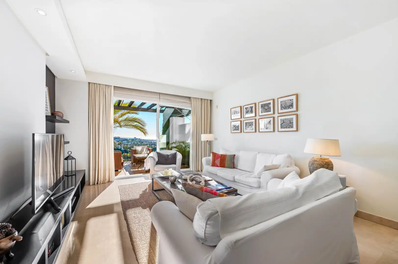 Apartment with pool to rent in La Quinta, imagen 3