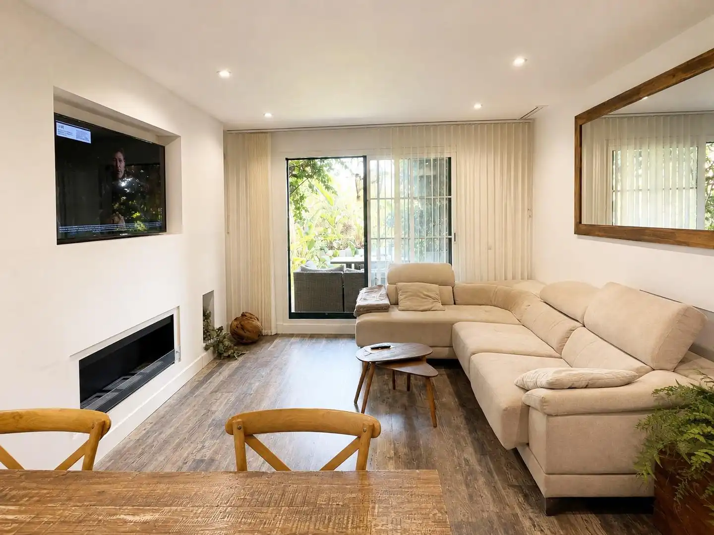 Sala d'estar de Casa adosada en venda en Finestrat amb Aire condicionat, Calefacció i Jardí privat