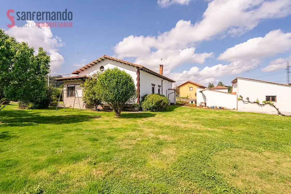 Vista exterior de Casa o chalet en venta en Reocín con Calefacción y Jardín privado