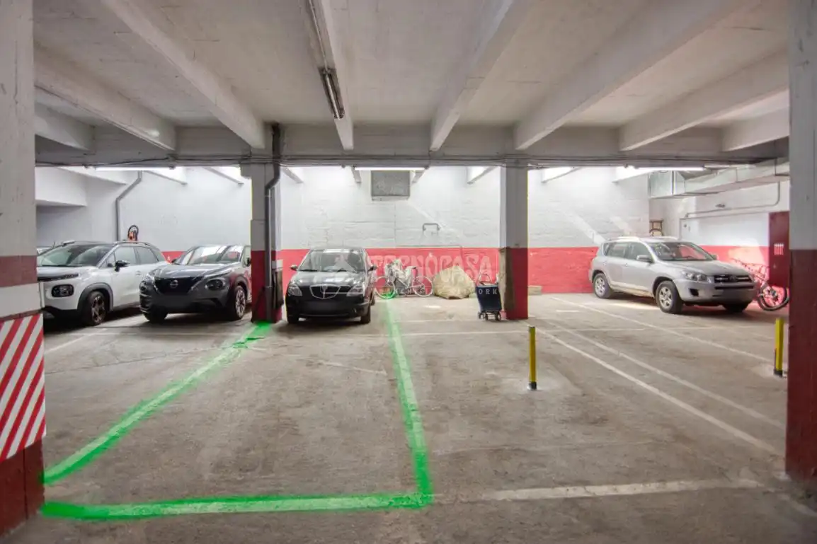 Parking de Piso en venta en Santander con Terraza y Trastero