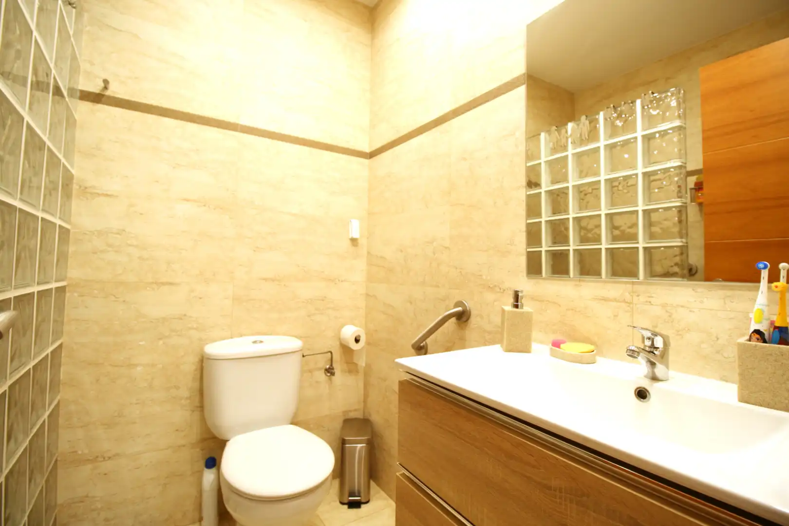 Baño de Piso en venta en Vic con Calefacción y Horno