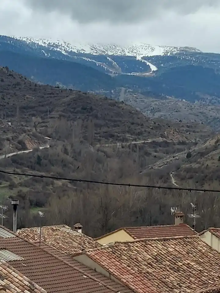 Piso en venta en Camarena de la Sierra con Calefacción, Parquet y Amueblado