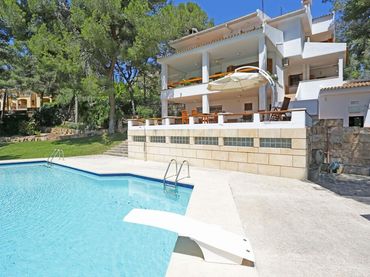 Xalet amb piscina en venda a Costa de la Calma