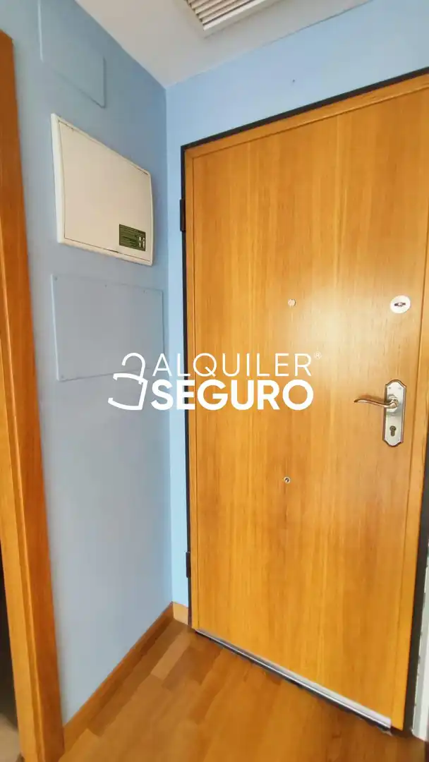 Study for rent in Valencia  with Air Conditioner
