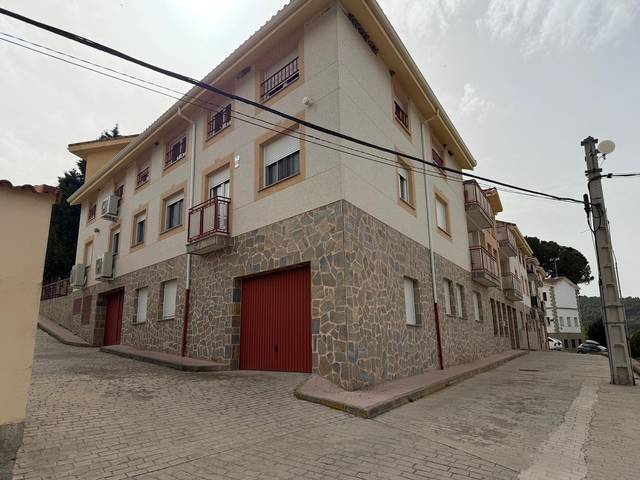 Piso en Venta en Calle Carretera de Toledo en San Bartolomé de Pinares
