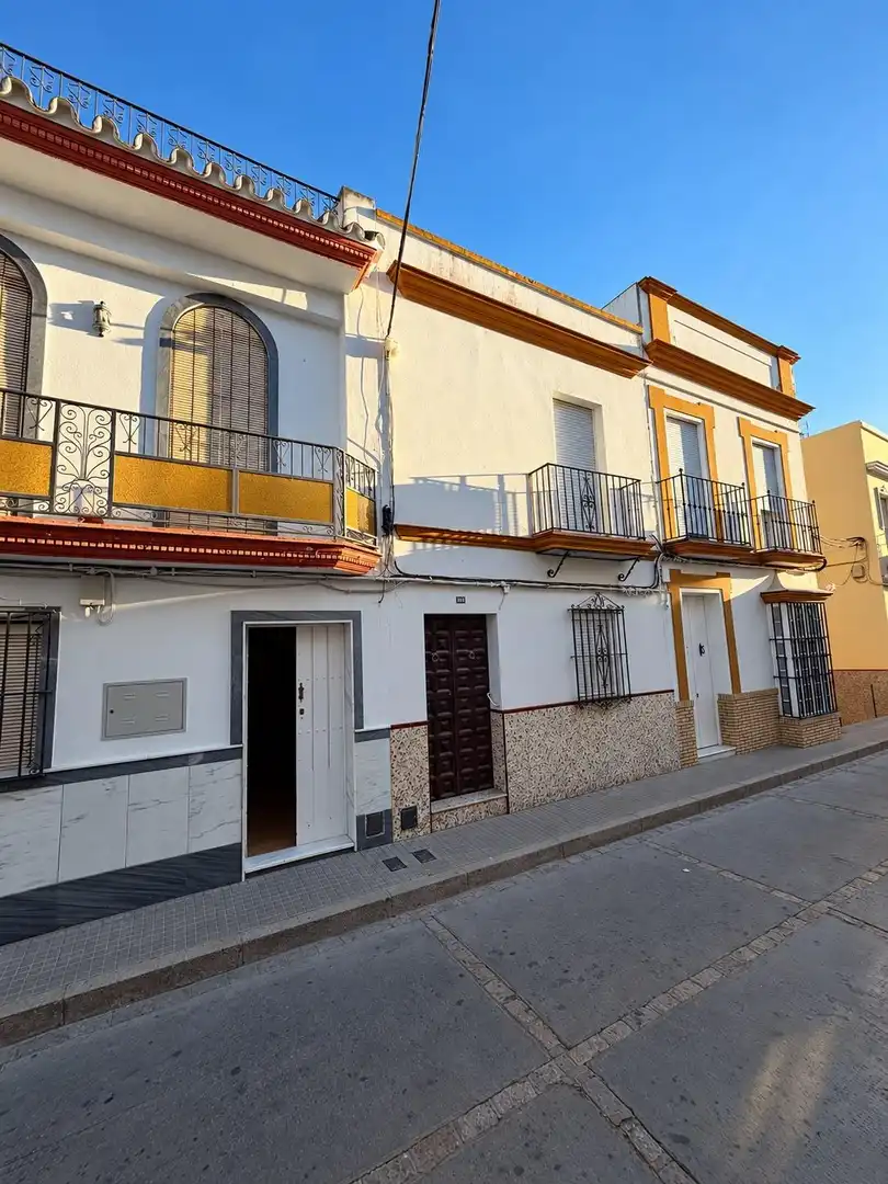 Exterior view of Houses for sale in Arahal, Sevilla