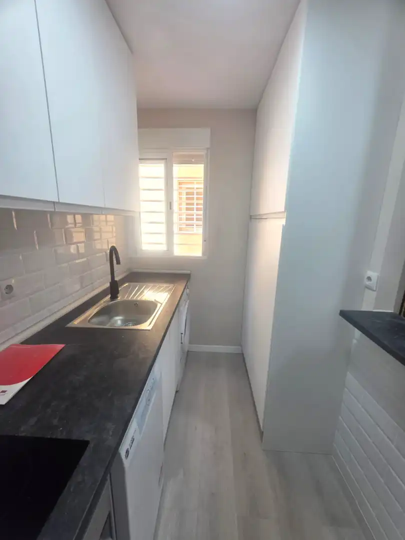 Kitchen of Flat for sale in Madrid  with Heating, Oven and Washing machine