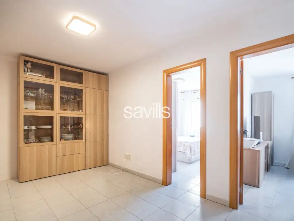 Dormitori de Apartament en venda en L'Hospitalet de Llobregat amb Aire condicionat